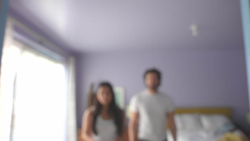 oxyfresh-lemon-mint-fresh-breath-products-being-used-by-couple-in-video